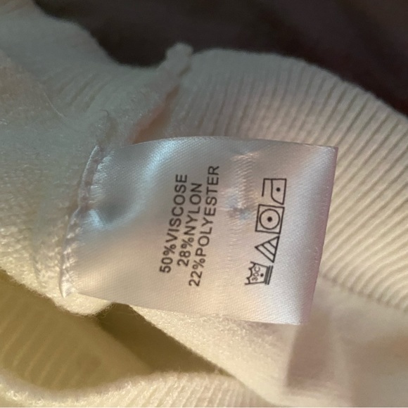 SOFT ruffle trim pull-over sweater - NEW - Picture 7 of 7